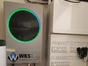 Onduleurs et tableau électrique pour des bunkers 100% autonomes.